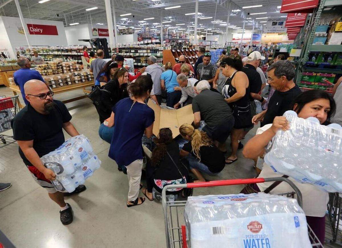 Don't be these jerks, running into BJ's all last minute like somehow hurricane season isn't a yearly thing.