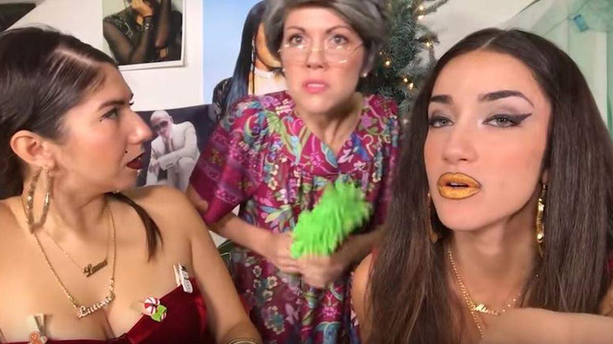 The Chonga Girls get cooking with Abuela.