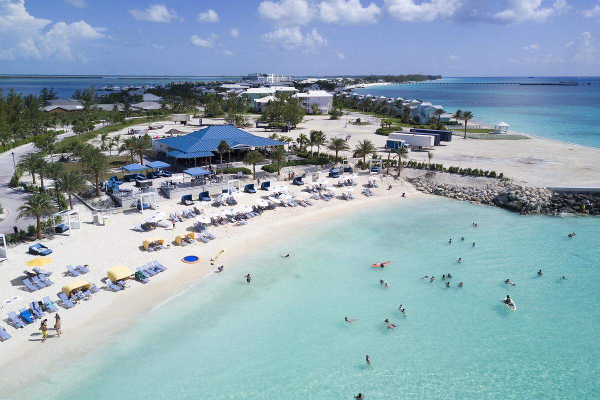 Luna Beach at Resorts World Bimini is basically paradise.