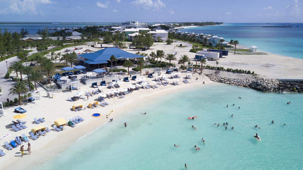 Luna Beach at Resorts World Bimini is basically paradise.