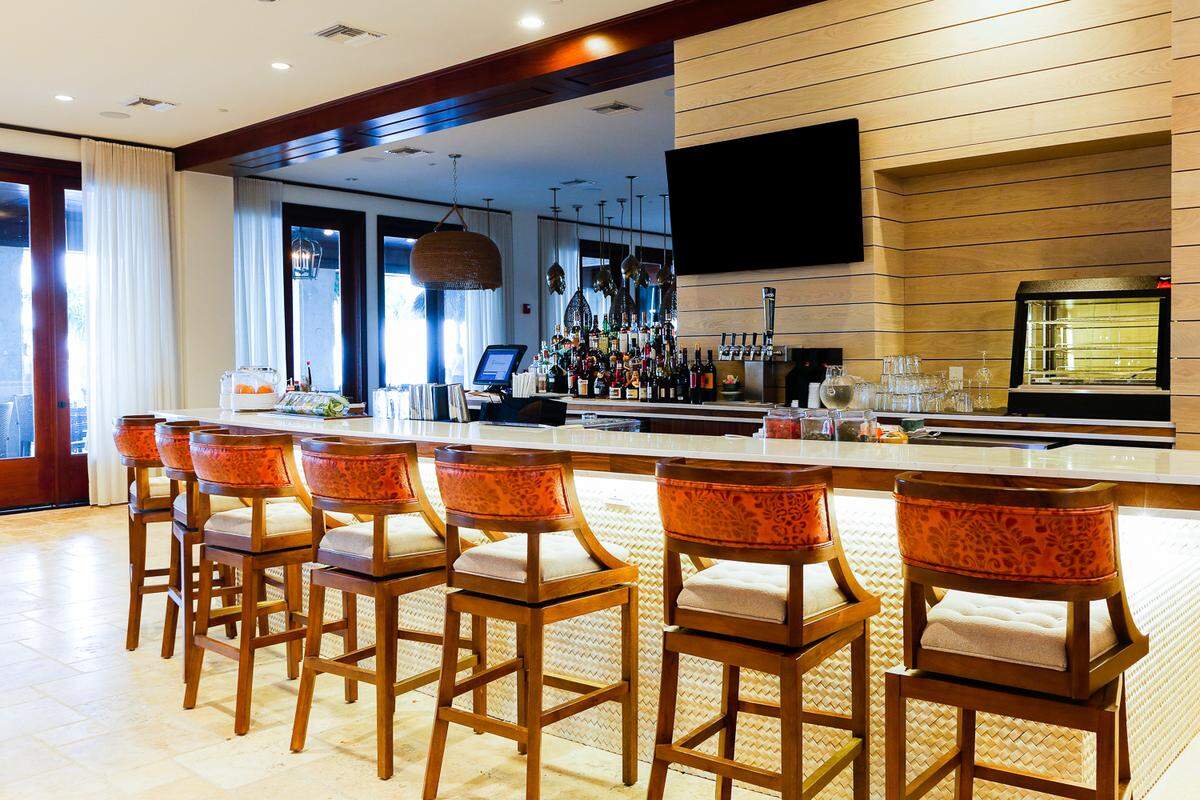 Cheeca Lodge &amp; Spa's new lobby bar. (Sherri Griffin Photography/Cheeca Lodge &amp; Spa)