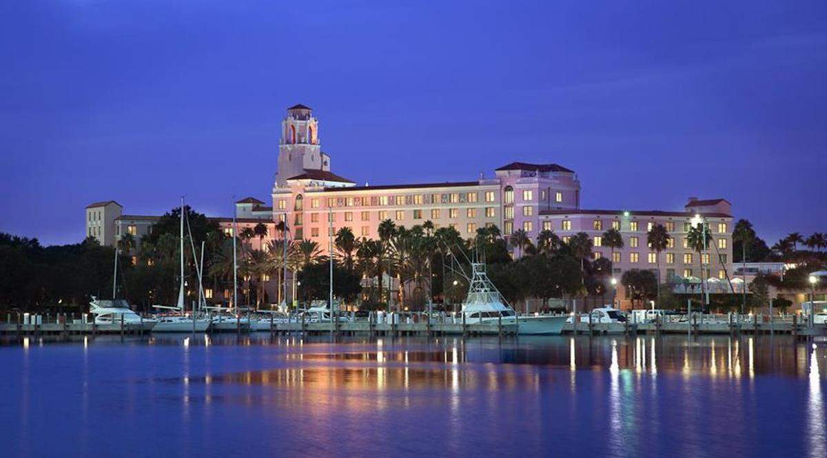 The Vinoy Renaissance is a classic pink Florida hotel.