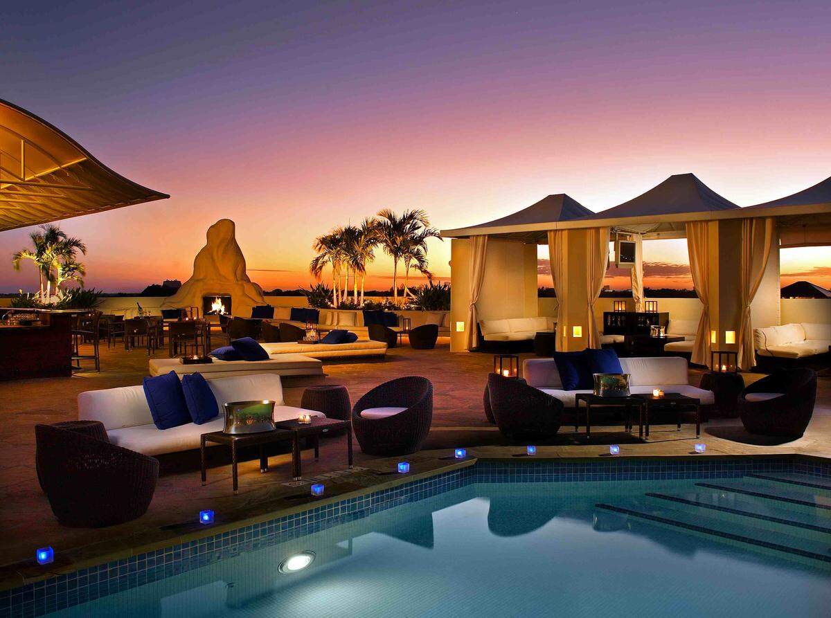 Luna Beach at Resorts World Bimini is a stylish club by day and night.