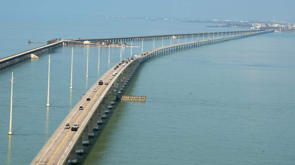 Traffic rolls on the Seven Mile Bridge near Marathon, Fla., Tuesday, Sept. 19, 2017.  (Andy Newman/Florida Keys News Bureau/HO)