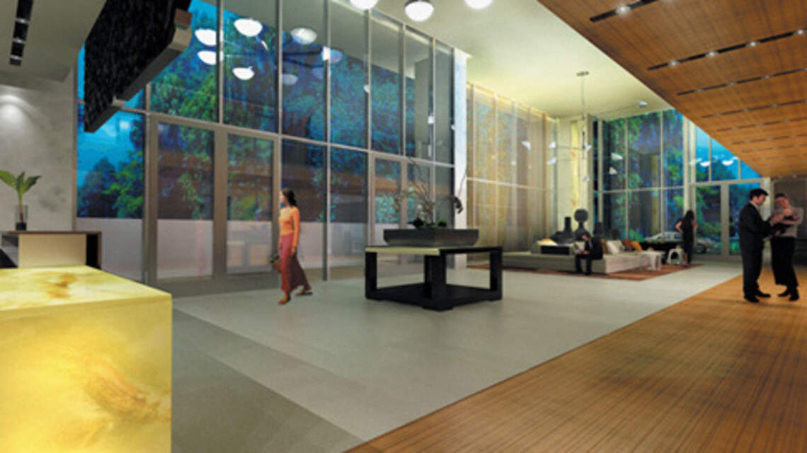 Sunny Isles Woos the Ladies