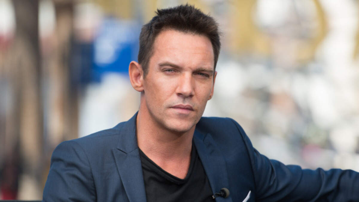 UNIVERSAL CITY, CA - MAY 23:  Jonathan Rhys Meyers visits "Extra" at Universal Studios Hollywood on May 23, 2017 in Universal City, California.  (Photo by Noel Vasquez/Getty Images)