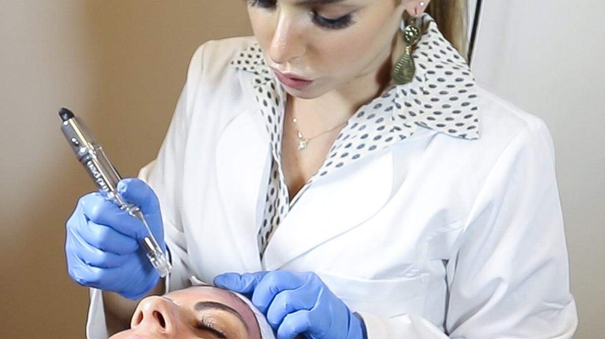 Microneedling is a popular treatment for rejuvenating your skin, but it’s not the best option for treating a wrinkly neck.