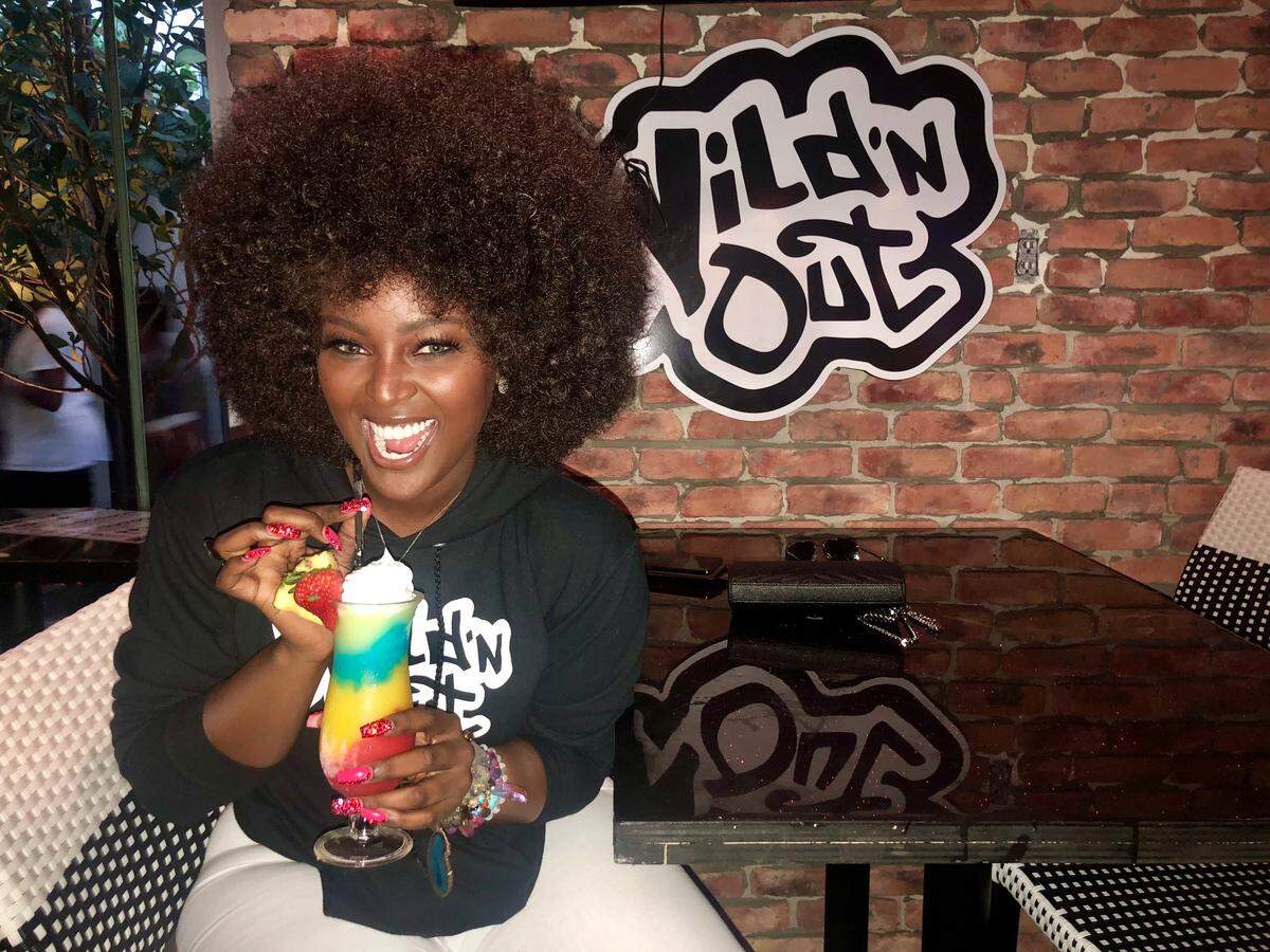 Love &amp; Hip Hop's Amara La Negra gets a sneak peak at Nick Cannon's new South Beach sports bar