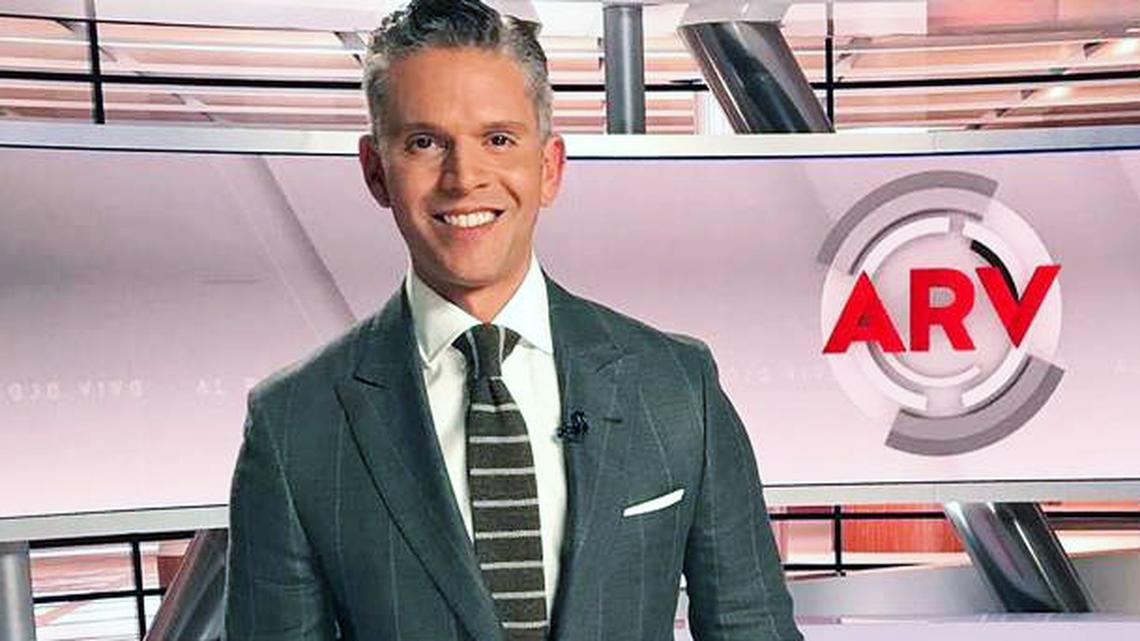 Rodner Figueroa in the studio of 'Al Rojo Vivo.'