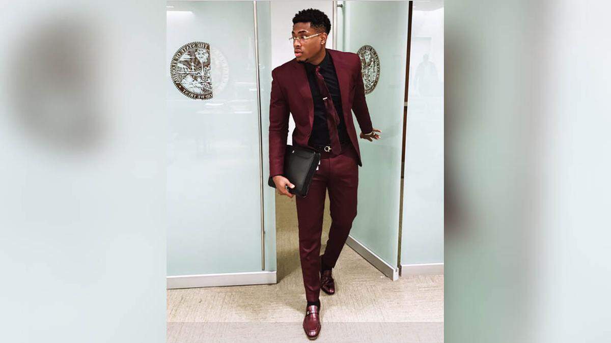 #LawyerBae has the internet confused.
