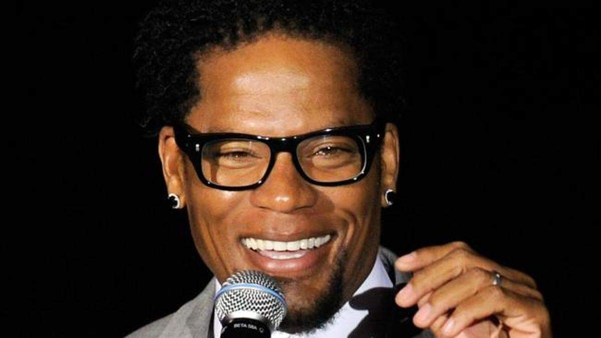Actor/comedian D.L. Hughley performs his stand-up routine at The Orleans Hotel & Casino August 5, 2011 in Las Vegas, Nevada.