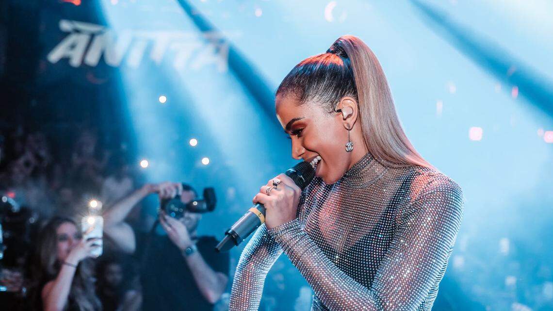 Anitta performing at LIV after Premios Lo Nuestro.