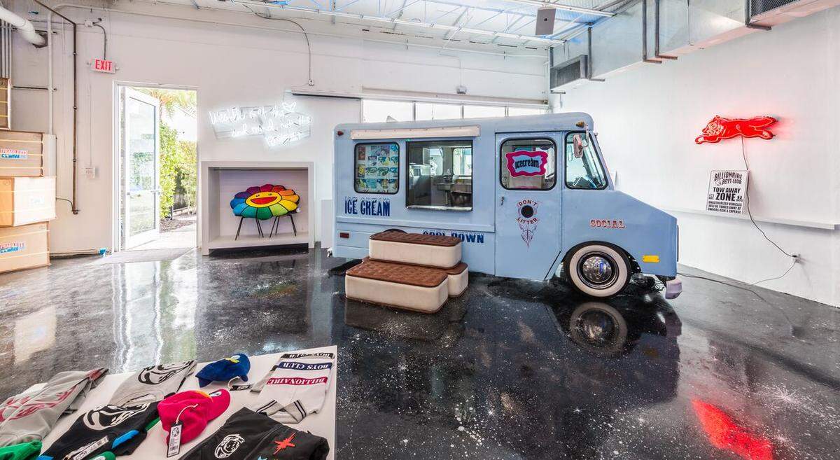 You can't afford to not take a photo by this cool ice cream truck.