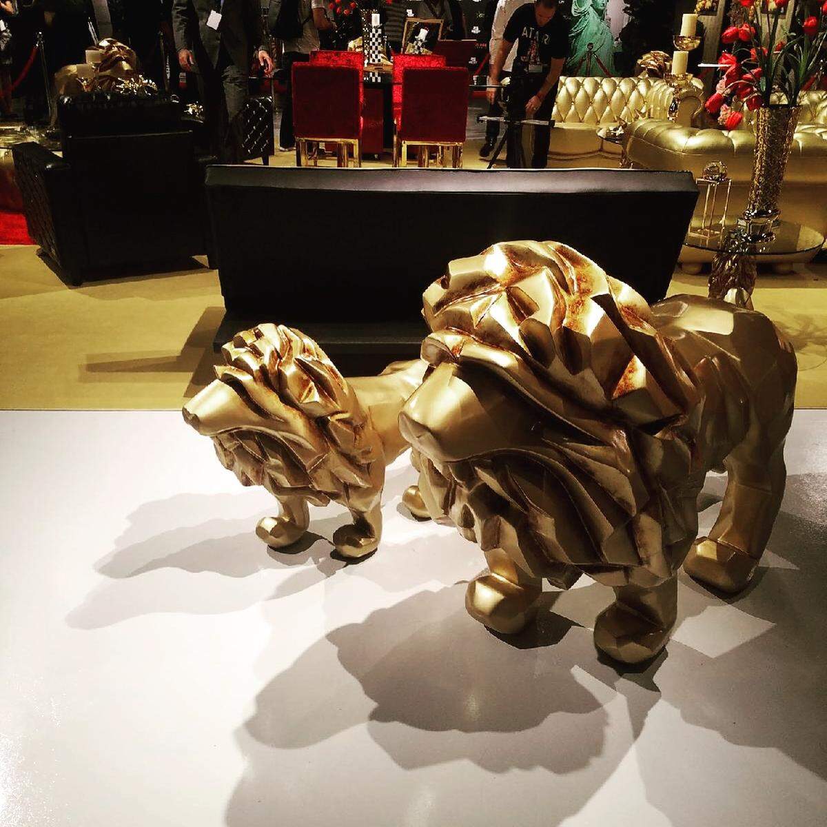 Roar.