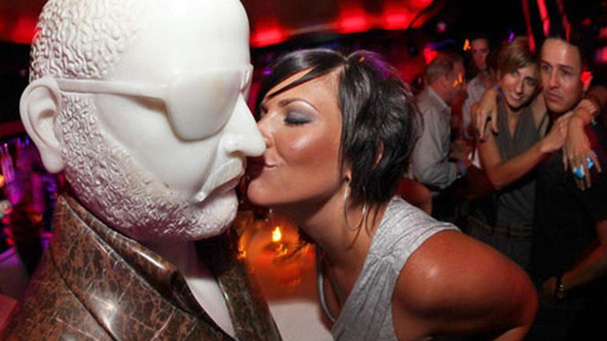 Last Kiss for Louis Bat and Lounge. Photo: Tomas Loewy