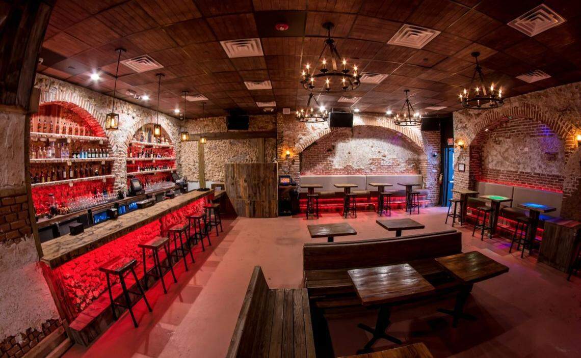 People in Kendall pop bottles, too.