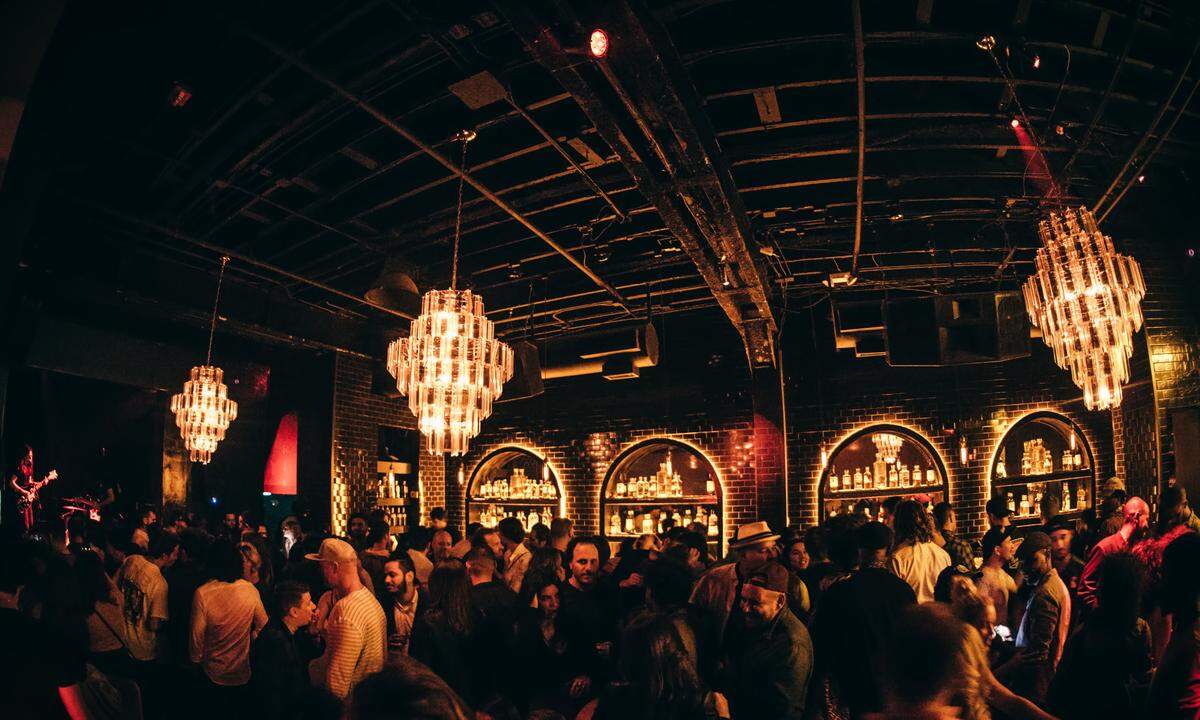 Photo by adinayev.com