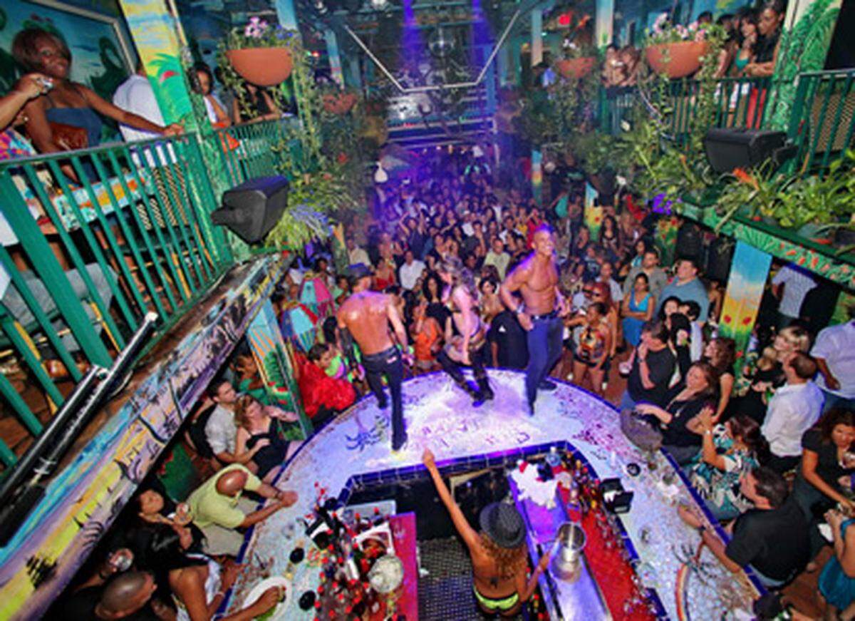 A typical Saturday night at Mango's on South Beach is full of color, crowds and hot dance numbers. Photo: Tomas Loewy.