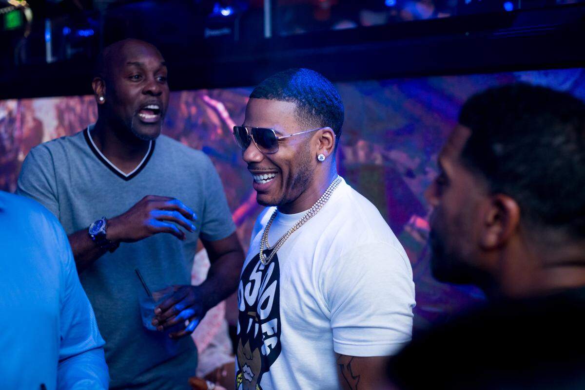 It got hot in tharrrrrr when Nelly performed for two bachelorettes