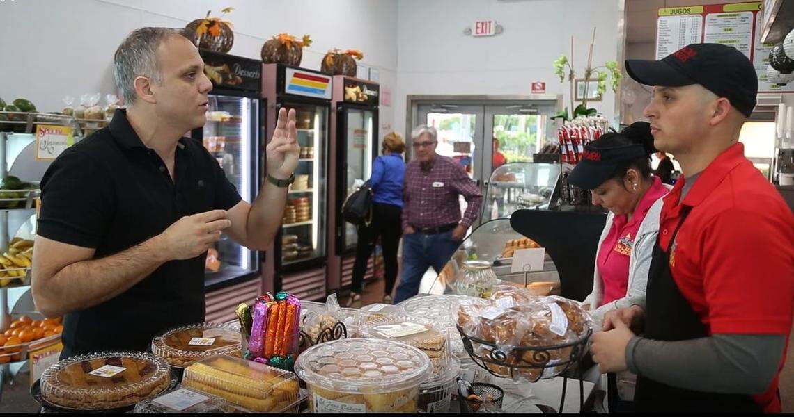 El Palacio de los Jugos isn’t one big restaurant. Look for the staffers wearing different color shirt to identify the different stations — and pay separately at those stations.