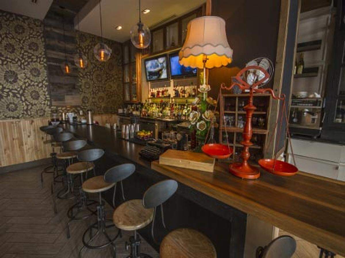 Orange Blossom is a Rustic-chic restaurant that has an “Old Florida” feel with New American cuisine made from local ingredients.