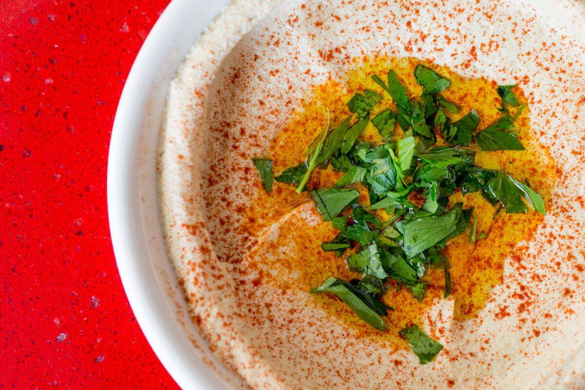 Dizengoff channels the Tel Aviv-style hummus shops.