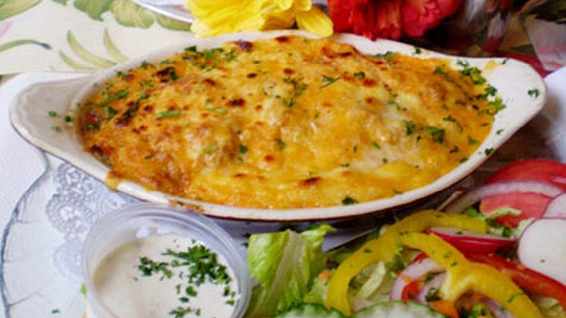 Hot crabmeat au gratin with salad as served at the Cauley Square Tea Room. Photo: Linda Bladholm.