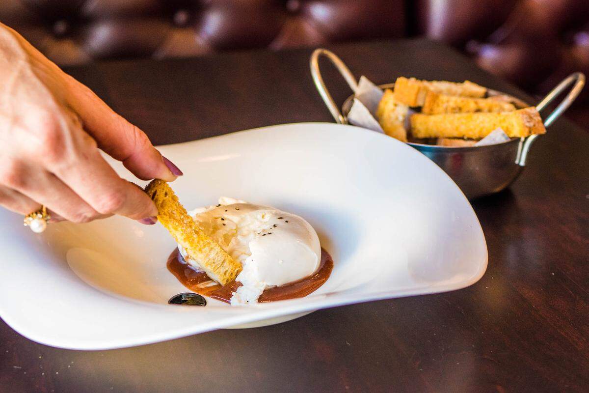 The Burrata Enguayabada (burrata with guava sauce) at Gusto RistoBar