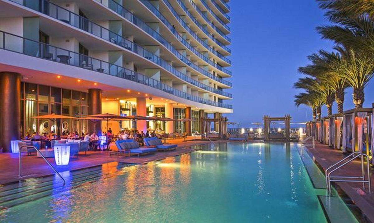 Hyde Resort &amp; Residences Hollywood boasts a high-energy pool scene on the weekends.