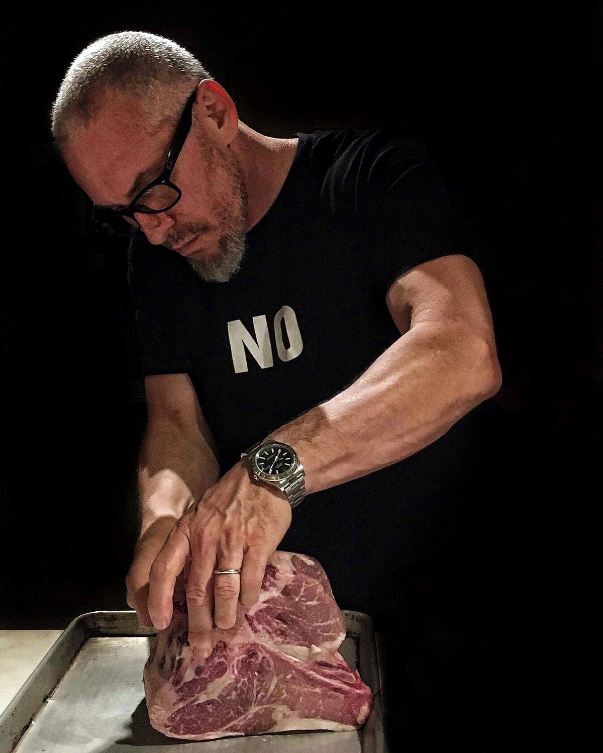 Michael Schwartz made his name with restaurants on South Beach and he returns there with a new restaurant inside the former Traymore Hotel.