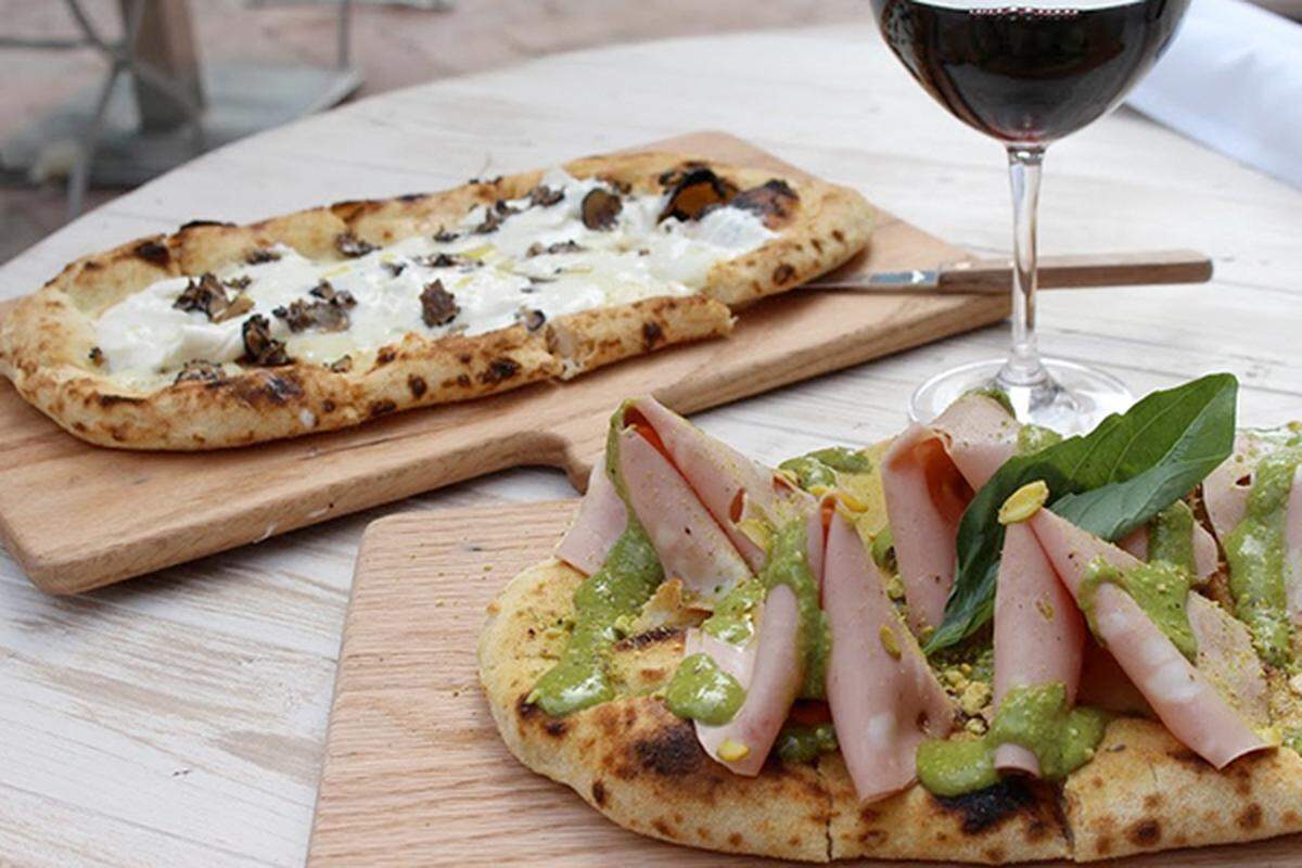 Pizzas at Call Me Gaby.