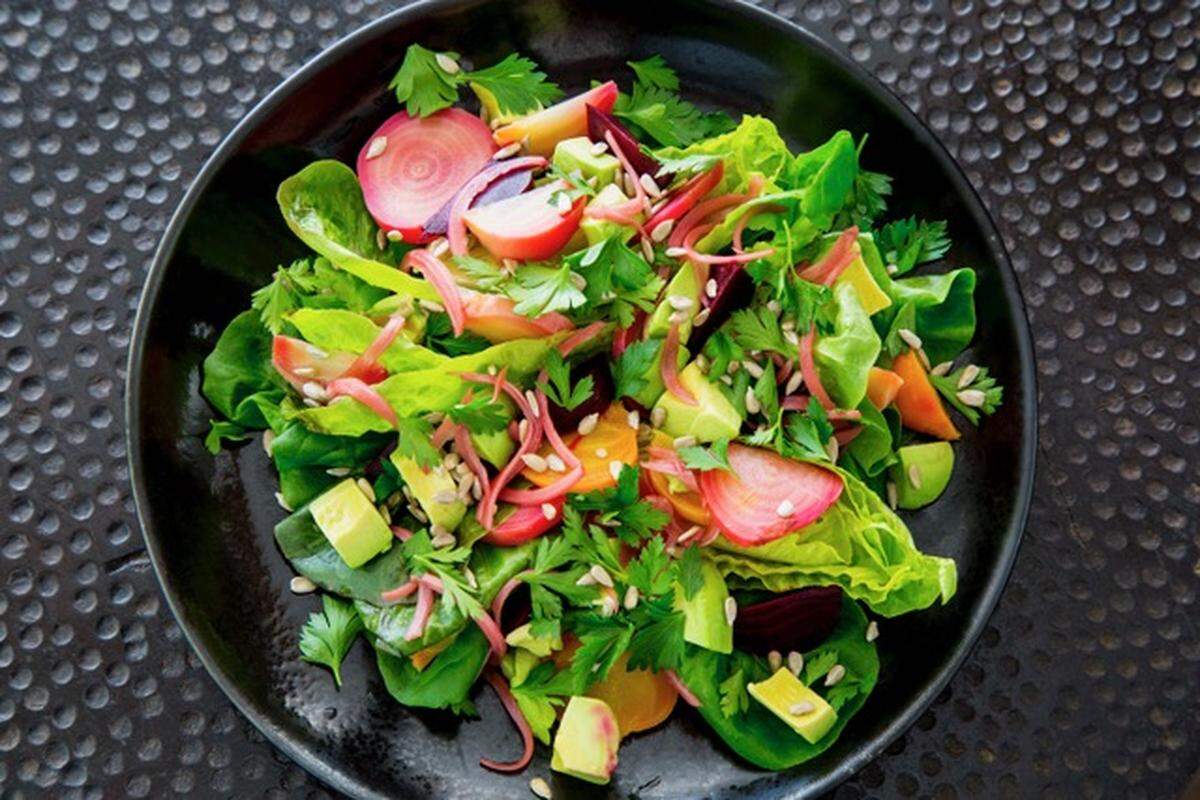 Roasted summer beet salad