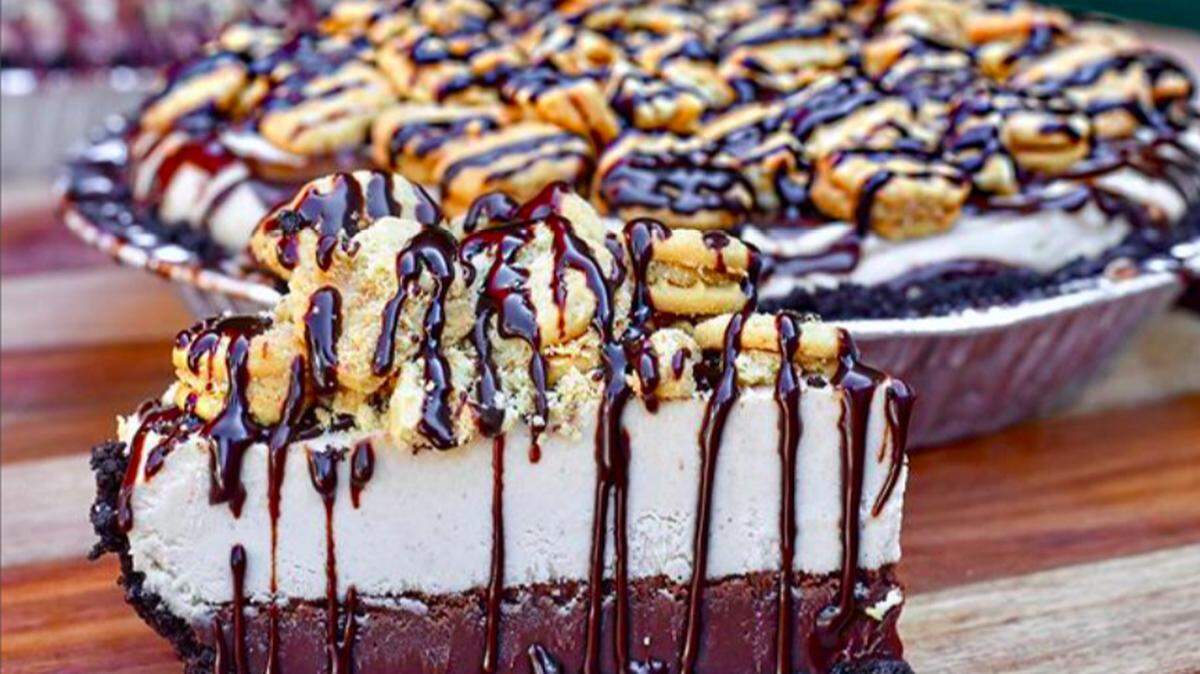 You will no longer have to drive to Wynwood to buy Fireman Derek’s pies. A new store is opening in Coconut Grove in 2018.