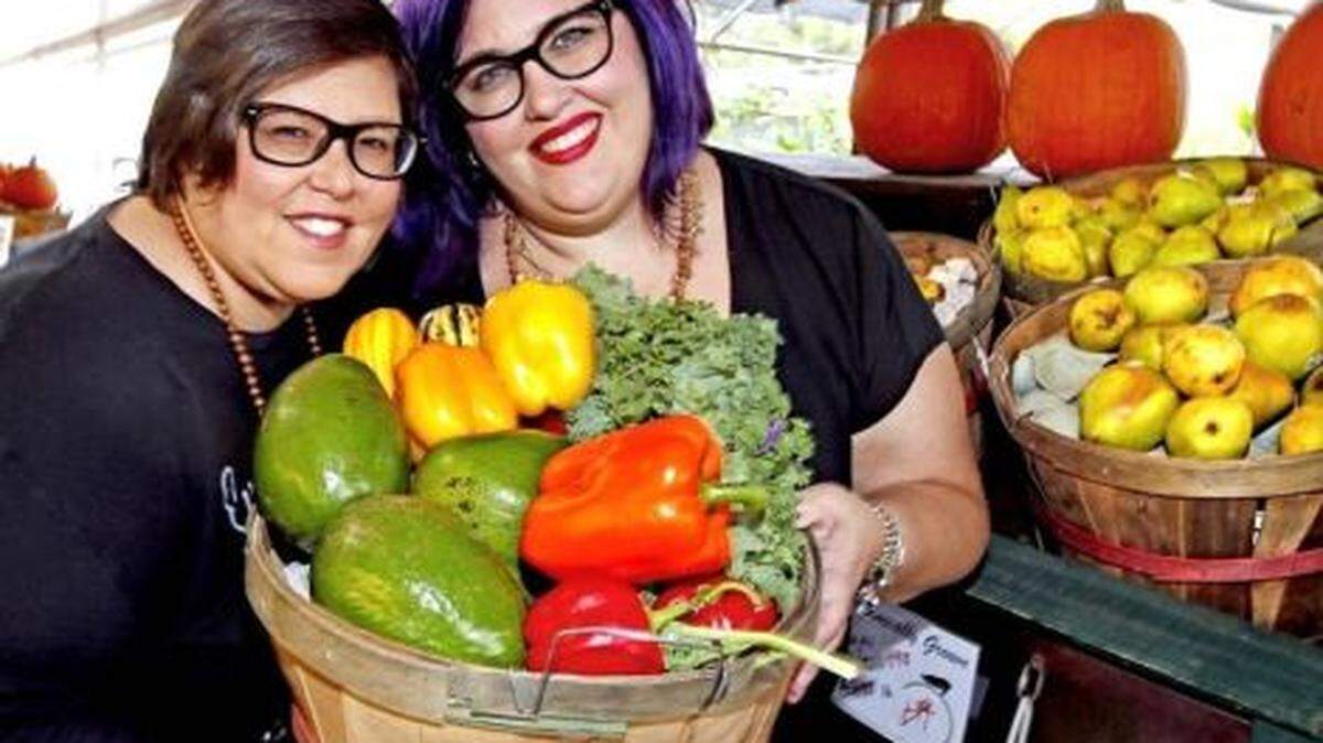 Alison Burgos (left) was facing a crisis after years of being overweight and fighting rheumatoid arthritis. (Charles Trainor)