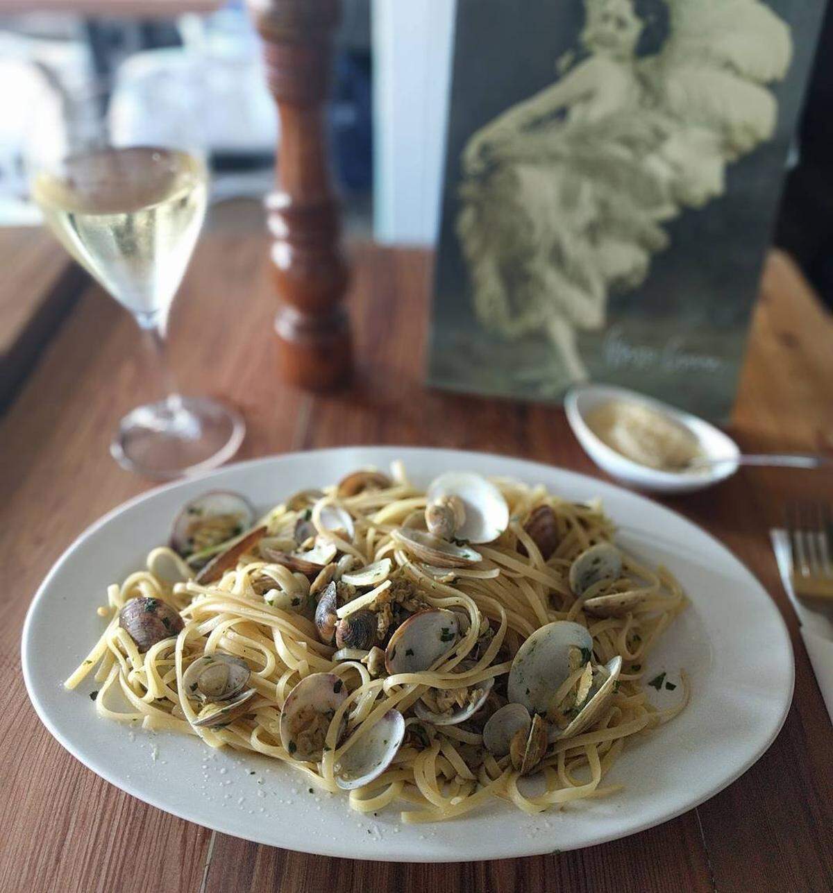 Linguini clams with white wine and garlic at Mazzi Cucina