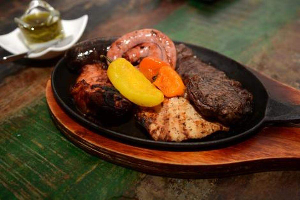Parrillada platter