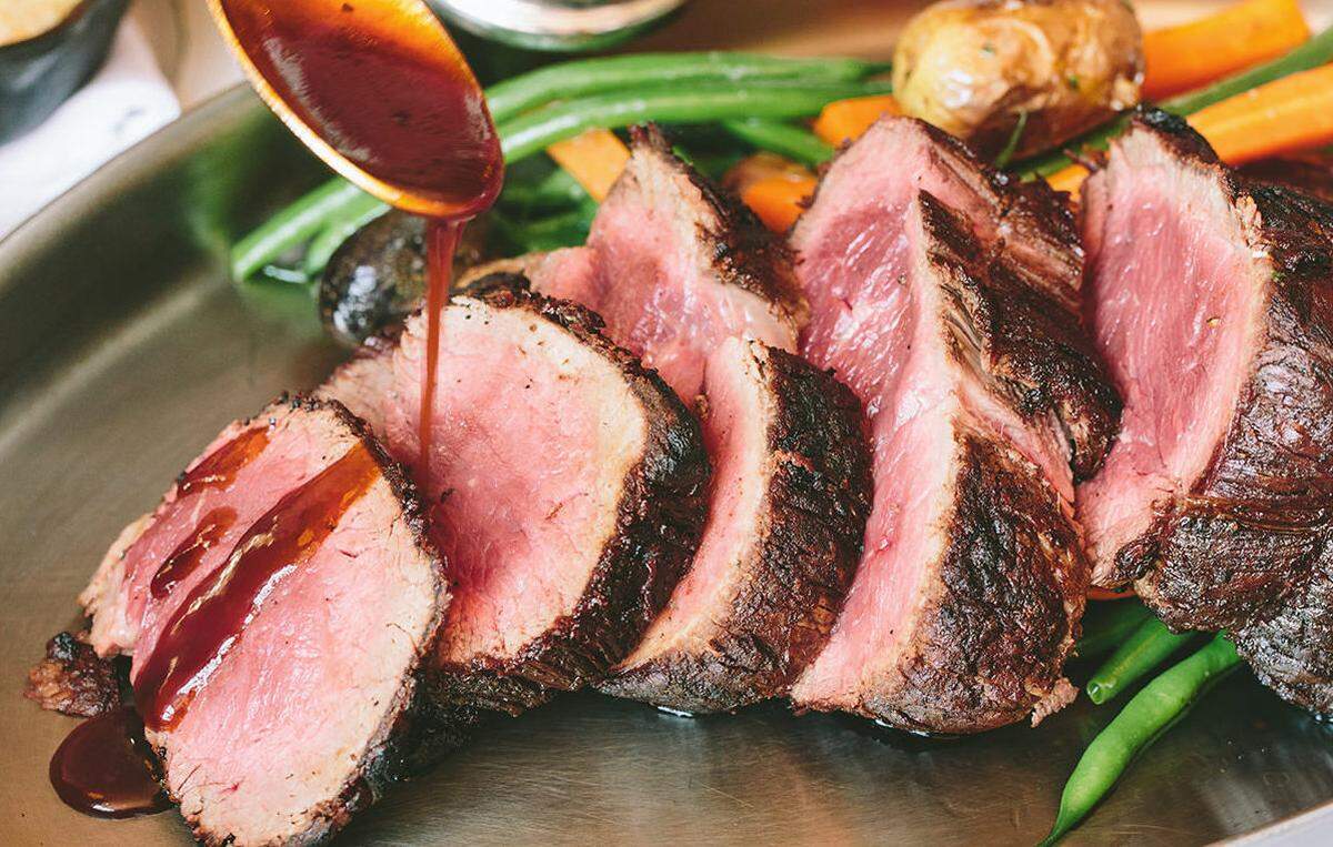 Smith &amp; Wollensky’s Chateaubriand is on the menu for Christmas dinner at the oceanfront restaurant.