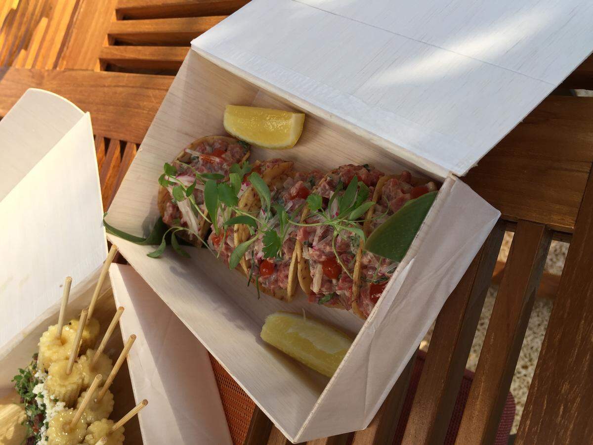 Steak tartare tacos to go at BLT Steak