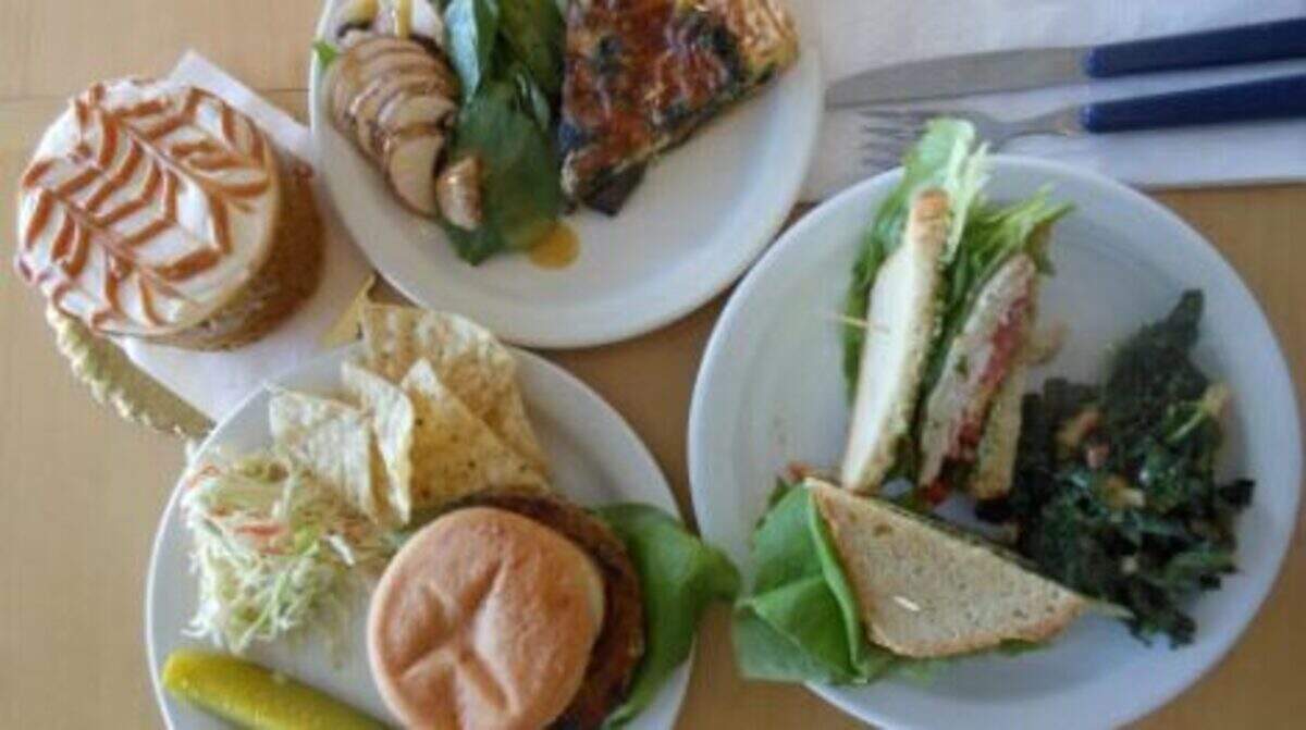 Weezie's photo by Linda Bladholm for the Miami Herald.