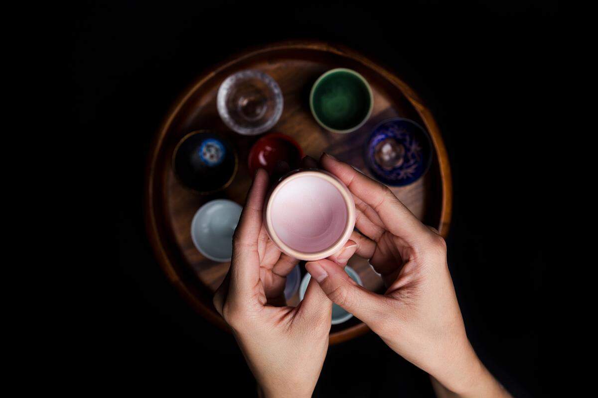 Sake selection; photo/DeepSleep Studio