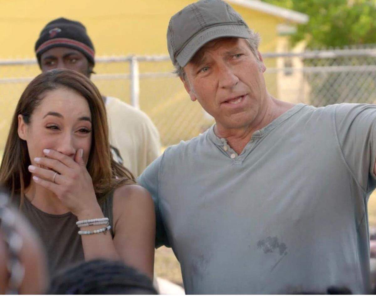 Asha Loring was floored when "Returning the Favor" host Mike Rowe revealed the truck he gave her.