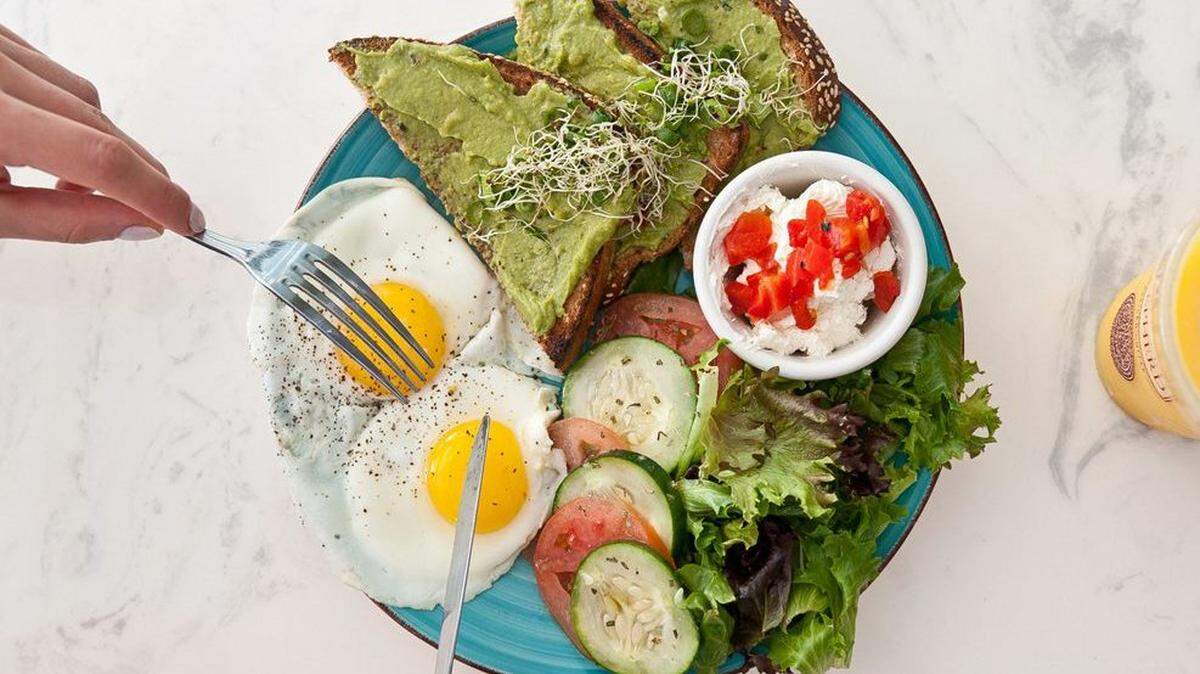 The Green Breakfast, featuring eggs and avocado toast at Shepherd Artisan Coffee.