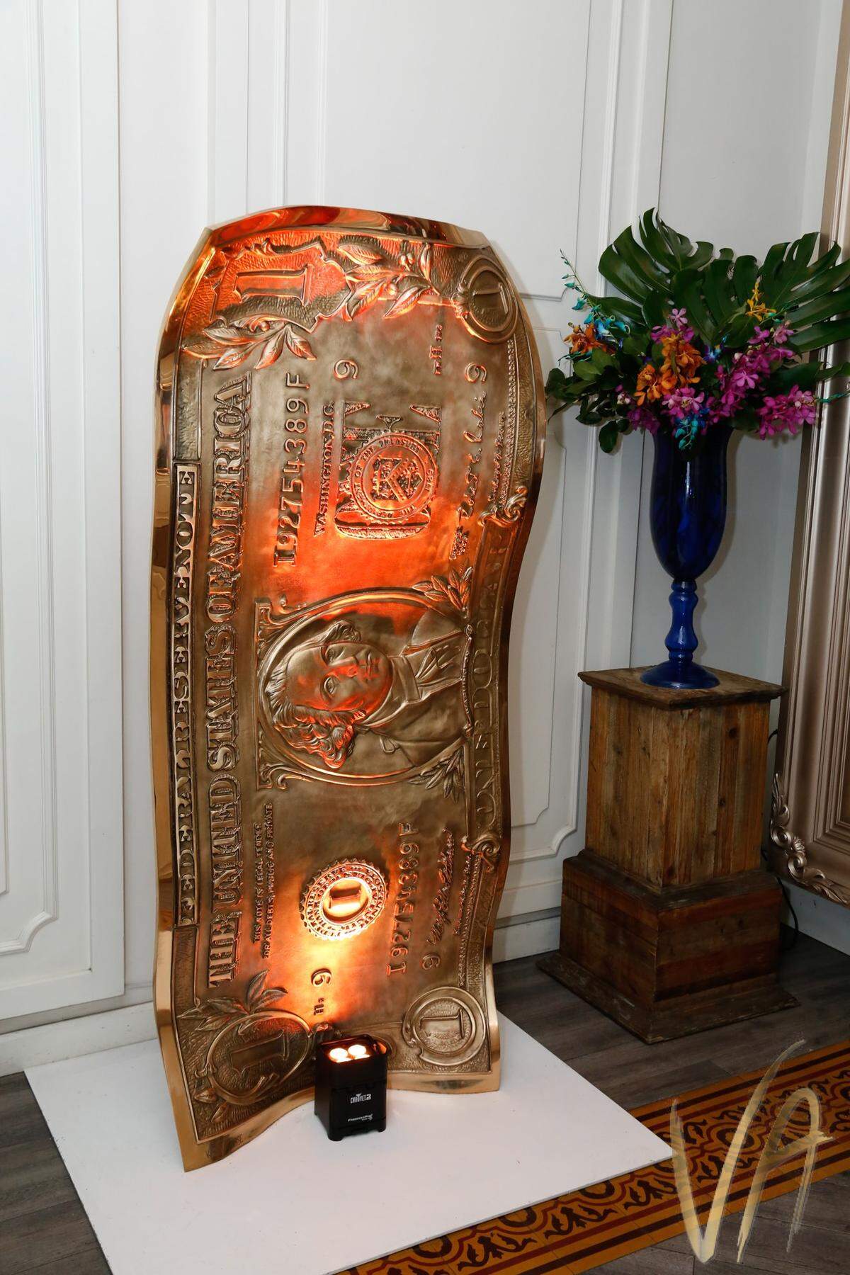 Smugly view Villa Azur's private museum, which includes works like 'One Dollar' by Brone Karl Lagasse.