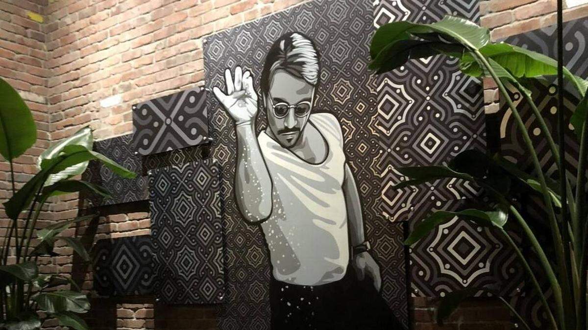 The mural at chef Nusret Gökçe's steakhouse in Miami.