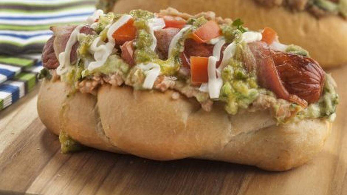 Hot dogs and sausages take center stage at Wiener Bash. (Bill Hogan/Chicago Tribune)