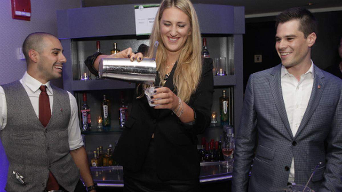 Victoria Azarenka shakes it up at a previous Taste of Tennis.