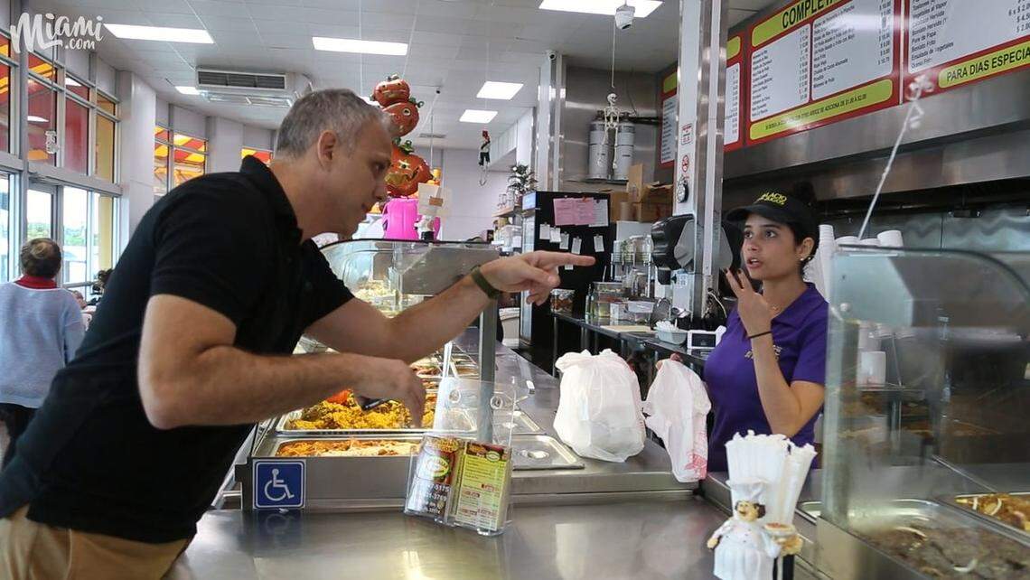 No need to speak Spanish. Just point at what you want at El Palacio de los Jugos.