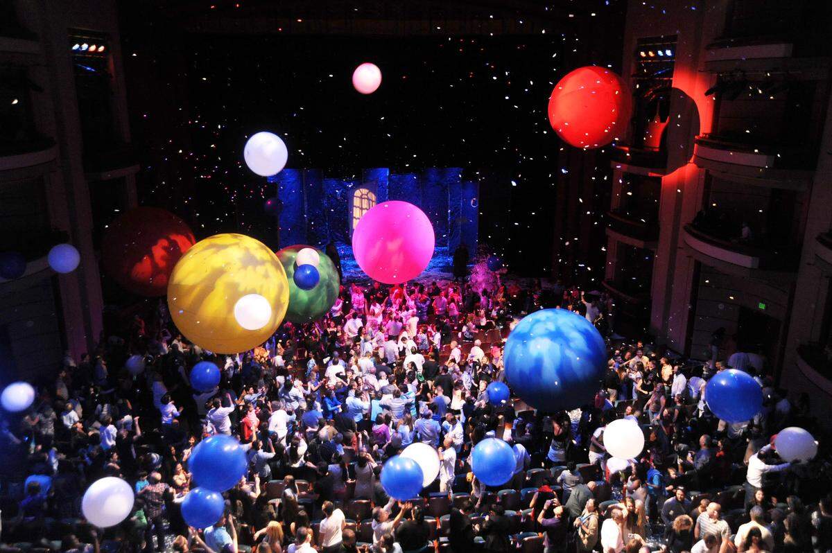 Prepare to get in on the act at 'Slava's Snowshow.'