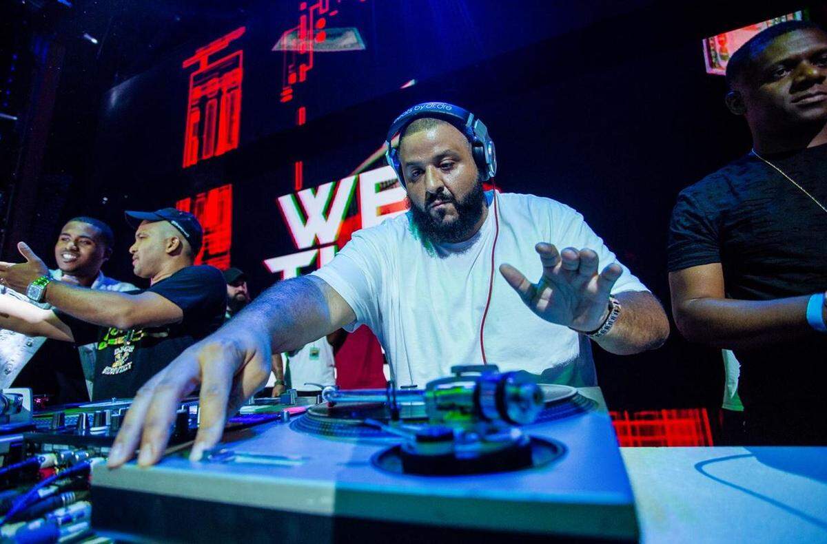 DJ Khaled takes over the decks as he gives the crowd of IMPACT '17 a sneak peek at his album "Grateful."