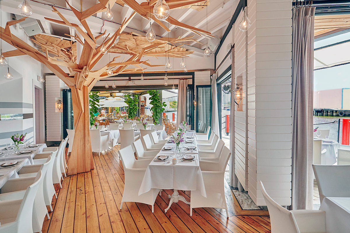 The Modern Garden at Seaspice is the perfect private room for a fancy soiree.